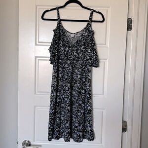 Motherhood Maternity nursing dress! Great for breastfeeding moms!